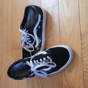 Used Van's size 7 women's